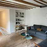 Appartement De Charme En Plein Coeur De Paris